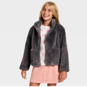 Girl Faux Fur Jacket. Gray.   L (10~12)